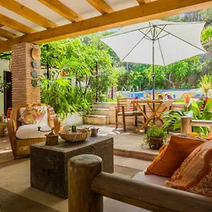 Bed and breakfast At In Malaga & Solo Travellers